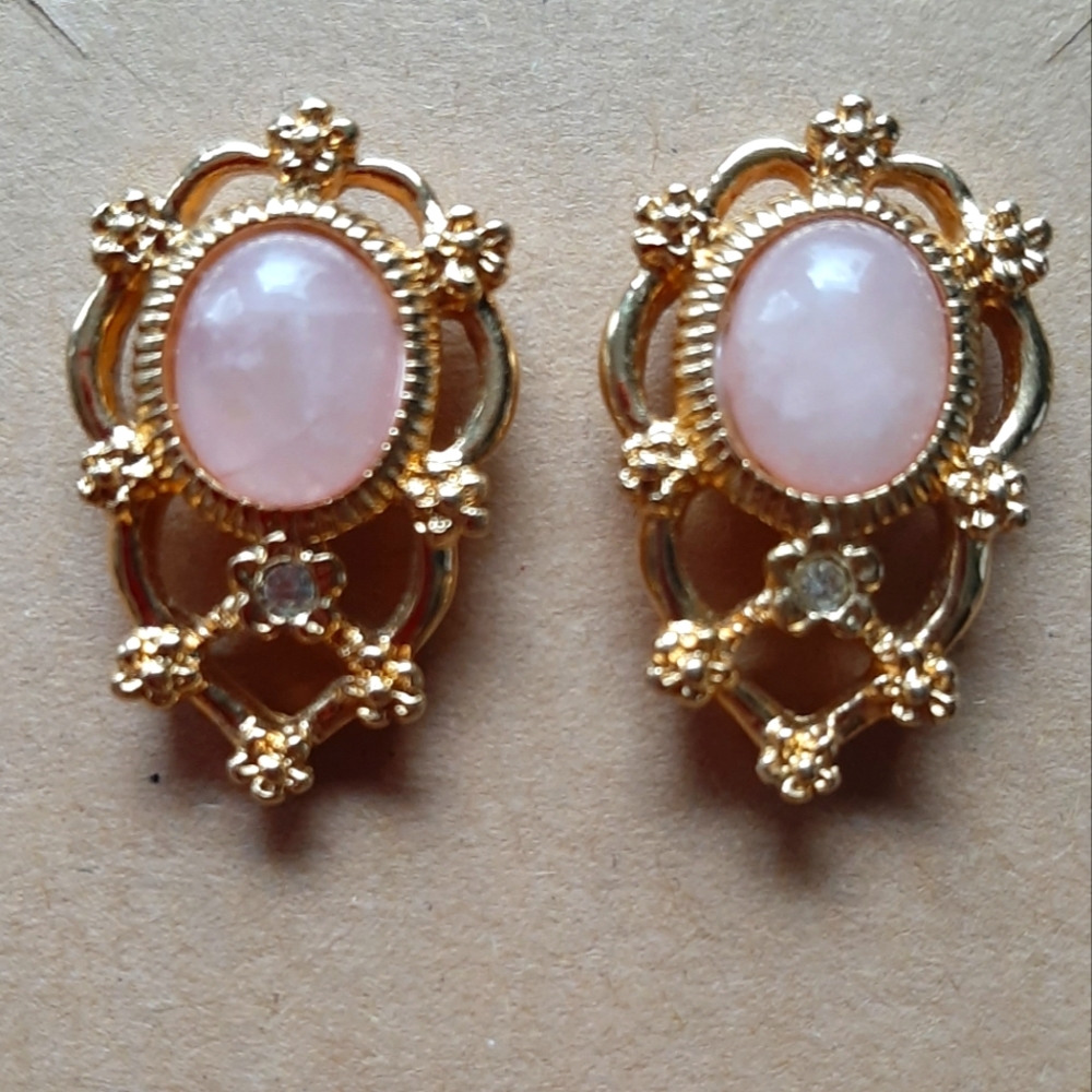 Vintage Avon pink & gold post earrings